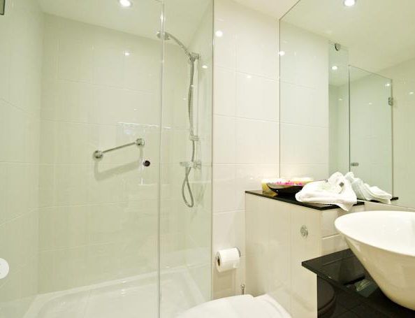 StayCity Laystall Street Bathroom