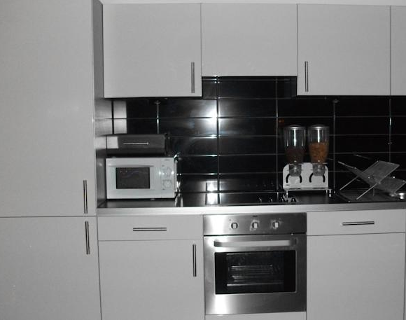 Media City Breaks Apartments Kitchen